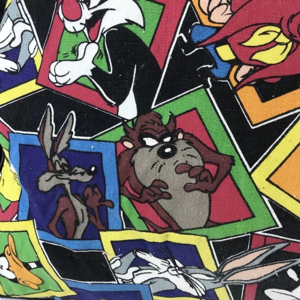 🛑 SOLD! Looney Tunes Cast All Over Print Bag - Picture 3 of 8